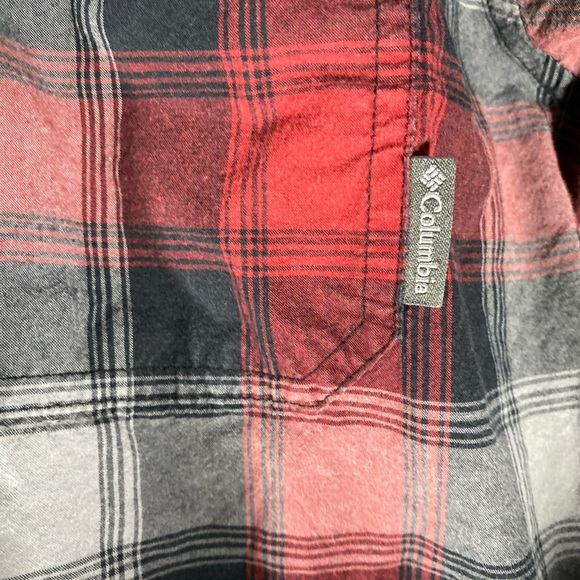 Columbia Red / Black Plaid Long Sleeve Button Up Shirt Men's Size Large - Picture 4 of 7